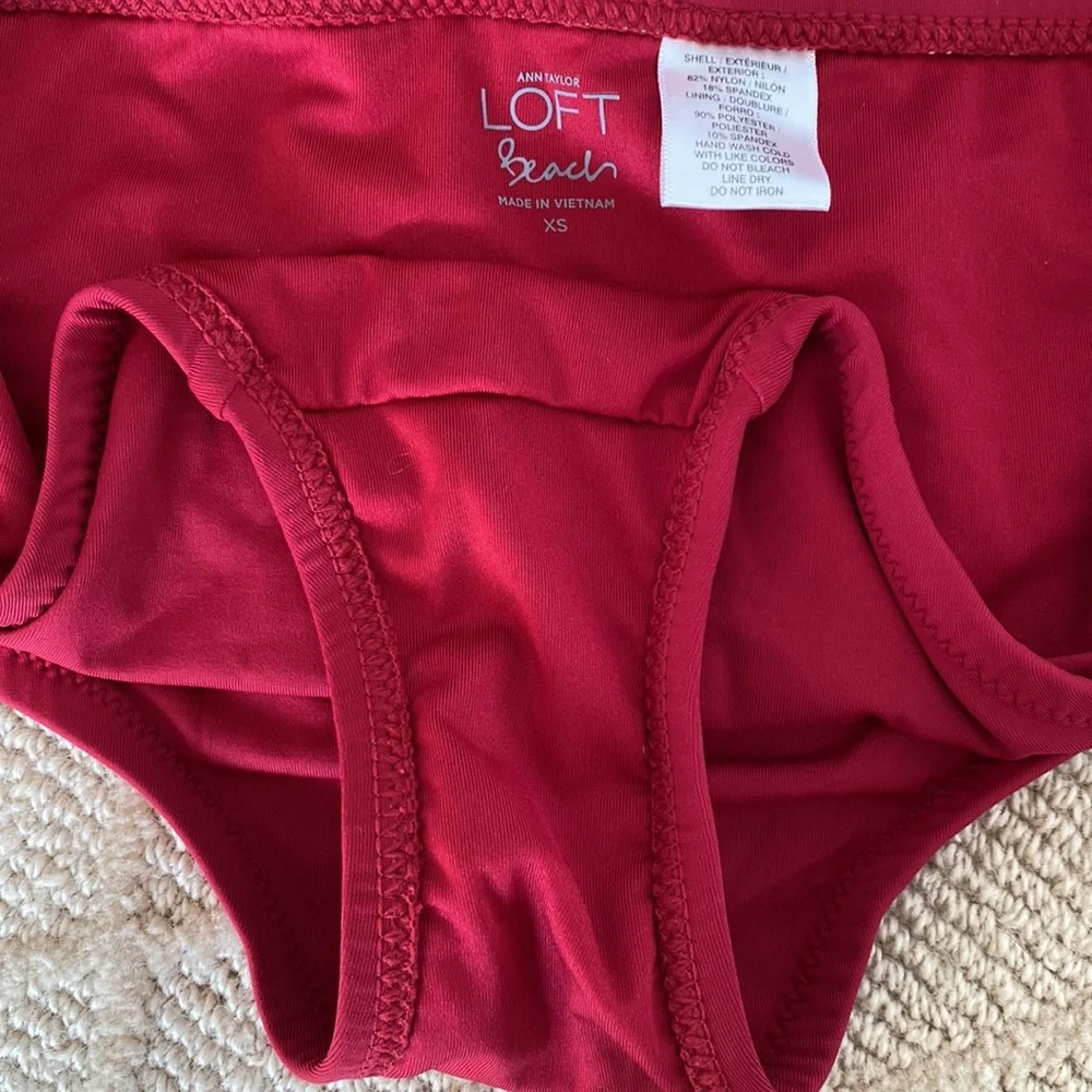 Red bikini! - Picture 3 of 4